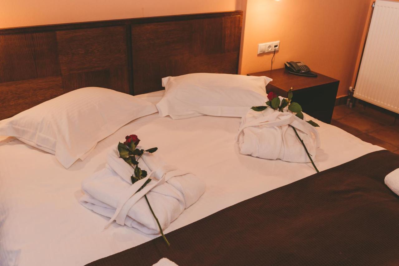 Thea Mainalou Otel Vytina Dış mekan fotoğraf